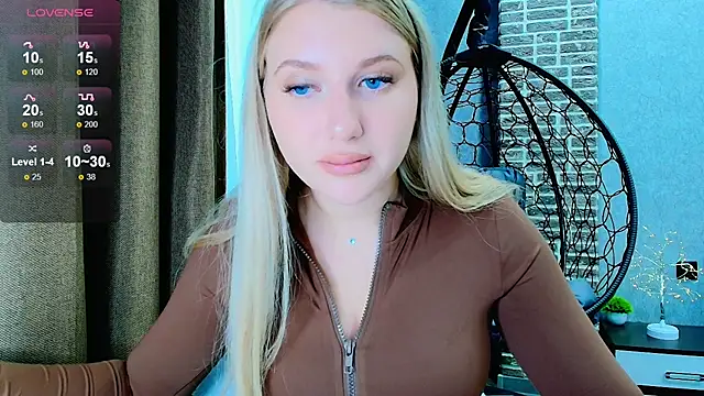 Evacadooo online show from September 18, 2:43 am