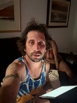 Snapshot of mackmillandhisjills chatting on October 16, 9:12 am mackmillandhisjills online show from October 16, 9:12 am