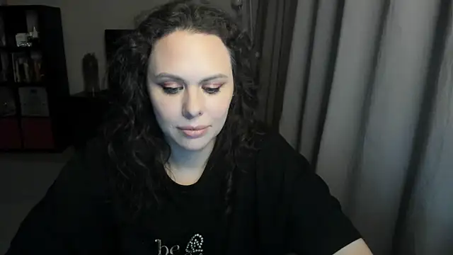 MollyCheiz online show from May 29, 11:57 pm