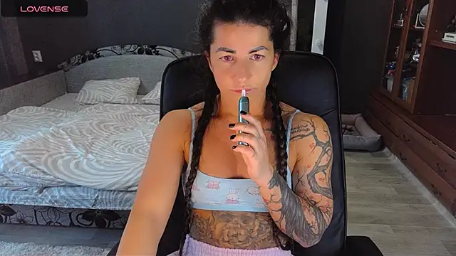 Snapshot of Aria_Dl chatting on October 20, 7:11 am Aria Dl online show from October 20, 7:11 am