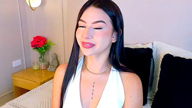 OlayaCooper online show from September 17, 8:18 pm