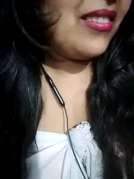 Love-Veronica online show from May 9, 7:27 pm