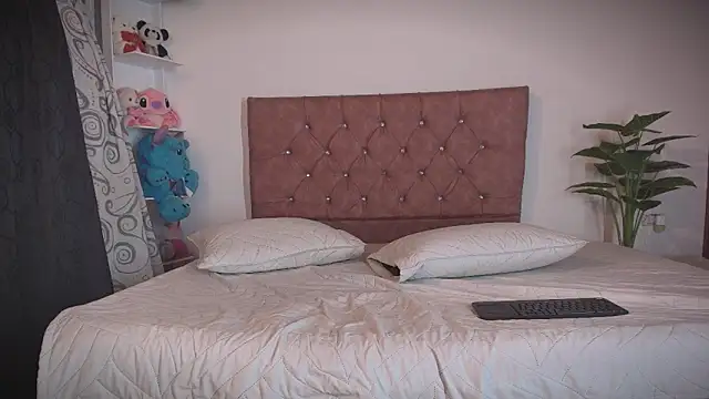 king lovely hornyy online show from April 7, 7:49 pm