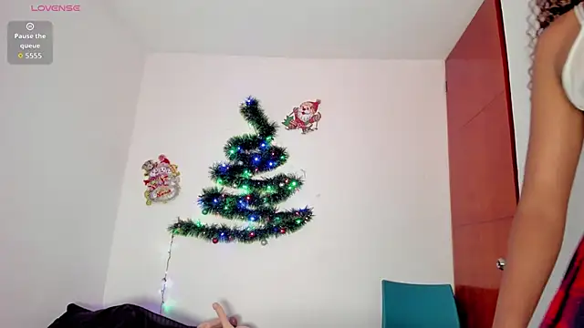 Zoey Donovan online show from December 17, 8:46 pm