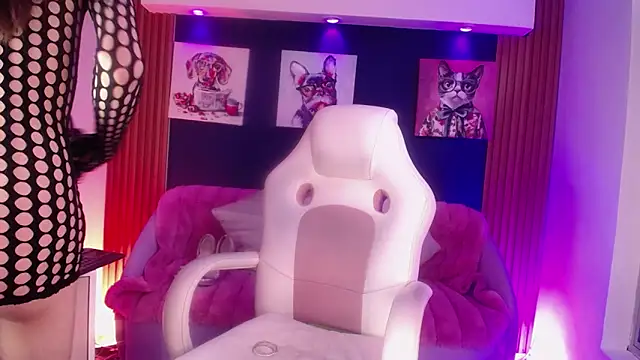 Aniie Doll online show from March 4, 8:48 pm