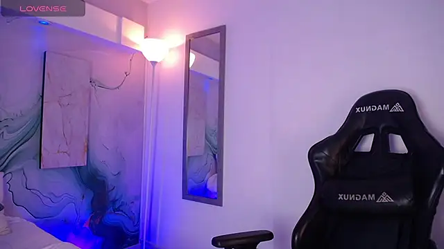 Aniie Doll online show from April 16, 8:41 pm