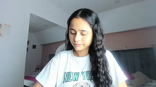 Giselle Roldan online show from September 26, 3:59 am