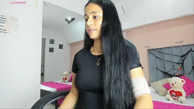 Giselle Roldan online show from October 23, 5:24 am