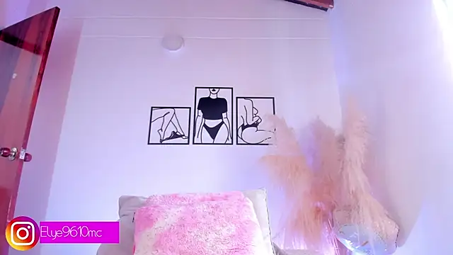 ellie mcdonald online show from April 8, 9:17 pm