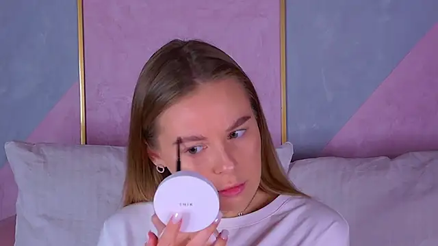 BeatriceEsmont online show from October 26, 7:31 pm