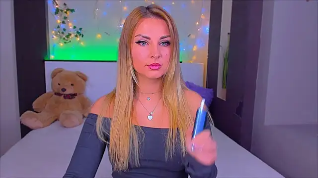  UrLexxly online show from January 18, 8:16 pm