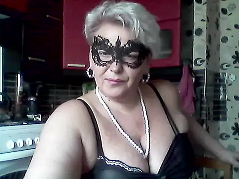 Lisa Suzie online show from March 27, 8:26 am