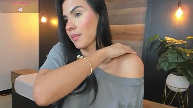 stephanya  online show from January 7, 8:56 pm