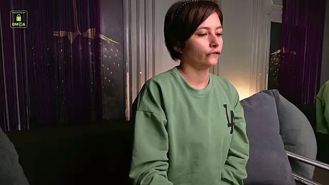 Ishtar Divine online show from October 27, 3:18 pm