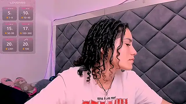 Nellyhills online show from November 12, 1:31 pm