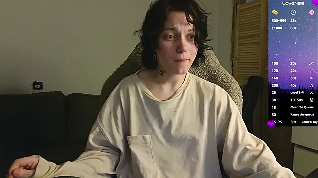 esajukyy online show from March 22, 2:45 pm