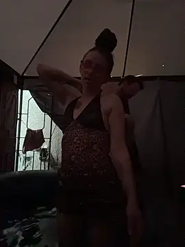 Stonermama666420 online show from July 23, 3:26 am