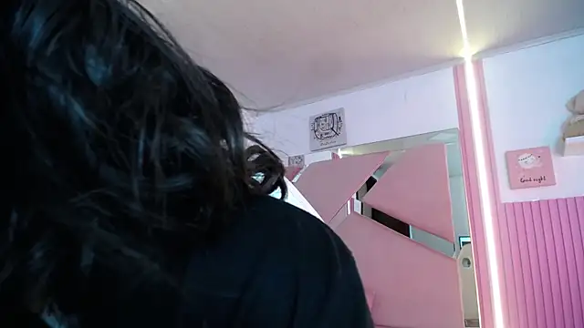 Noah Jhonson online show from September 18, 8:40 pm