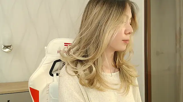 Babby Rabbit online show from October 15, 4:53 pm