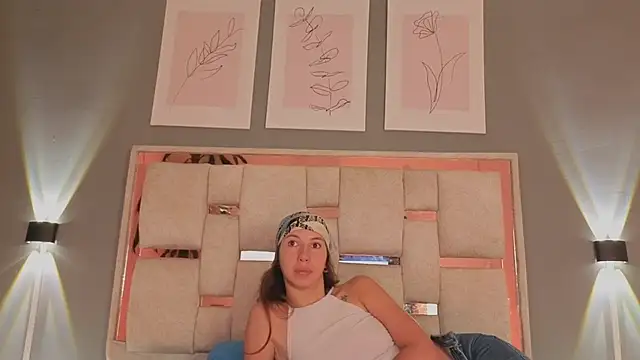 jolie lov online show from September 23, 1:42 pm