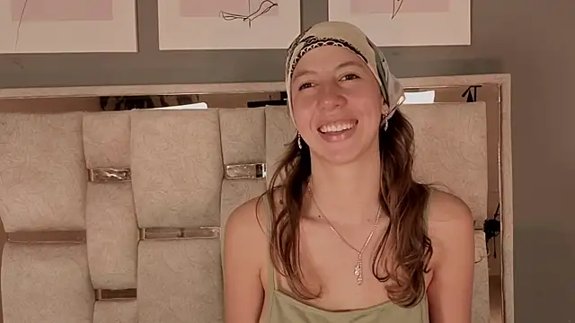 jolie lov online show from November 19, 2:50 pm