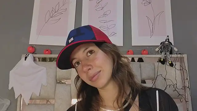 jolie lov online show from October 16, 1:36 pm