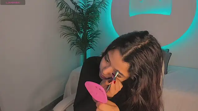 Ariana Pierce online show from October 14, 12:30 pm