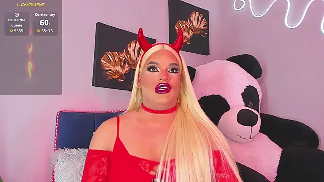 Snapshot of Missisabella_ chatting on October 1, 1:43 am Missisabella  online show from October 1, 1:43 am