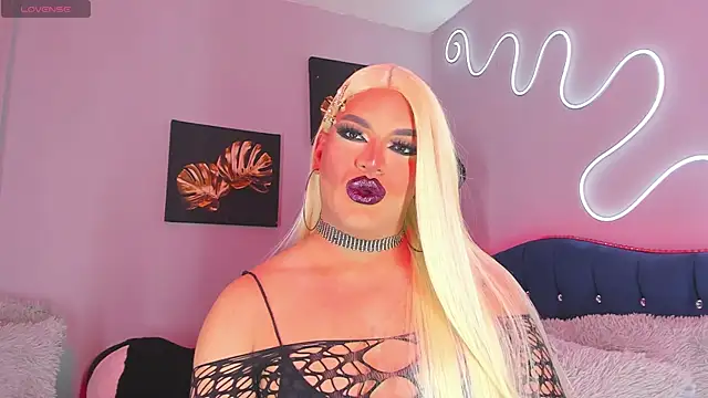 Snapshot of Missisabella_ chatting on September 12, 12:44 am Missisabella  online show from September 12, 12:44 am