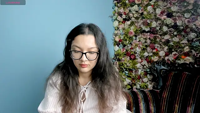 ZarifaBev online show from September 24, 1:32 pm