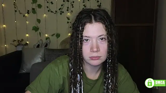 Alicia redfollow online show from March 1, 6:40 pm