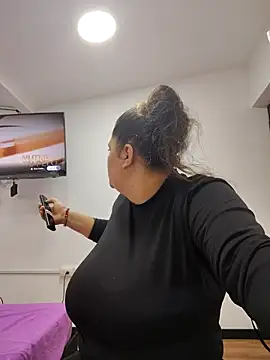 Miss balloonsmila online show from October 17, 2:04 am