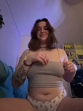 MayaMystic online show from December 18, 2:22 pm