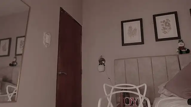  dakota a online show from December 14, 8:03 pm