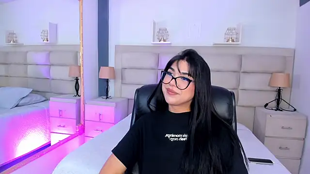 RoseCassie online show from October 24, 1:29 pm