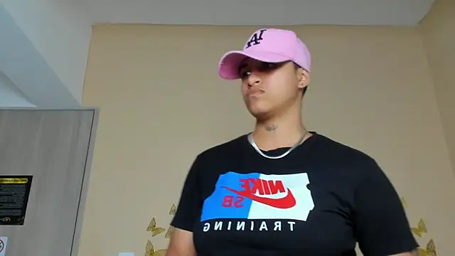 Snapshot of Dominick_jones chatting on September 17, 5:05 am Dominick jones online show from September 17, 5:05 am