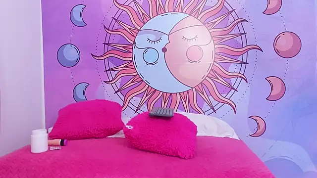 Mariana 16  online show from October 17, 7:50 pm