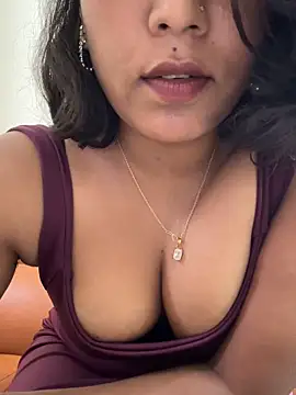 priyadevi17 online show from September 18, 5:17 am