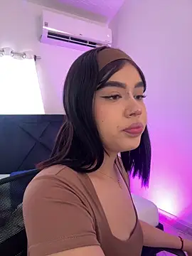 Lily Woodz online show from April 9, 7:08 pm