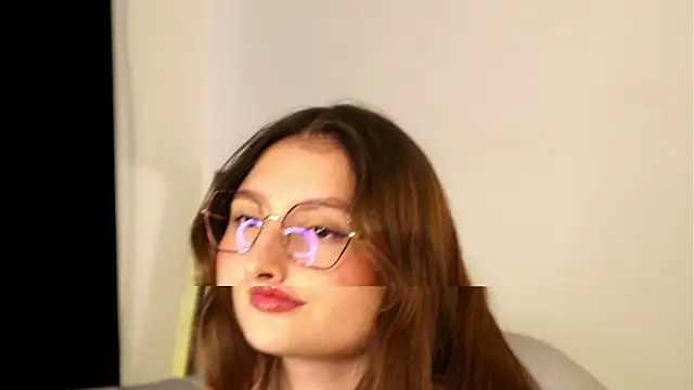 Daisha Riley online show from September 13, 2:03 pm