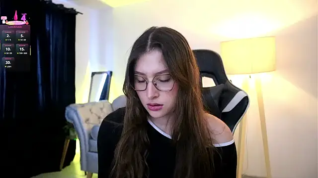 Daisha Riley online show from October 7, 3:49 pm