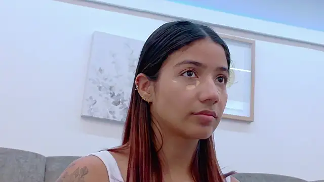 martina roldam online show from December 22, 8:45 pm