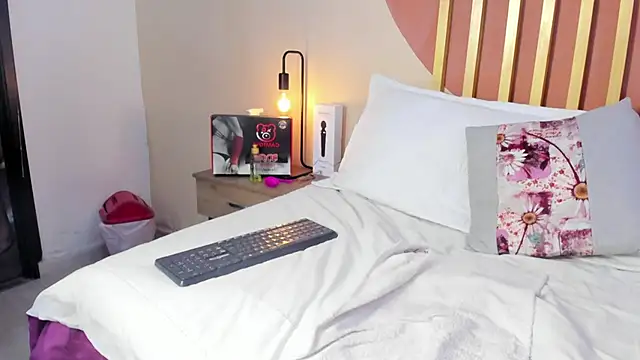 Nicole Angels  online show from September 29, 8:47 pm