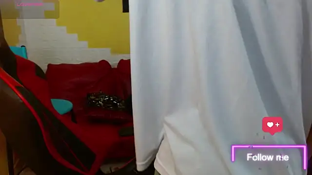 Snapshot of andy_dan18 chatting on October 25, 2:25 pm andy dan18 online show from October 25, 2:25 pm