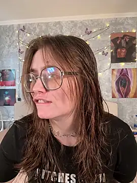 Sabrina shells online show from December 4, 9:33 am