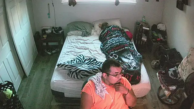 cloudy couple444 online show from September 30, 1:17 pm