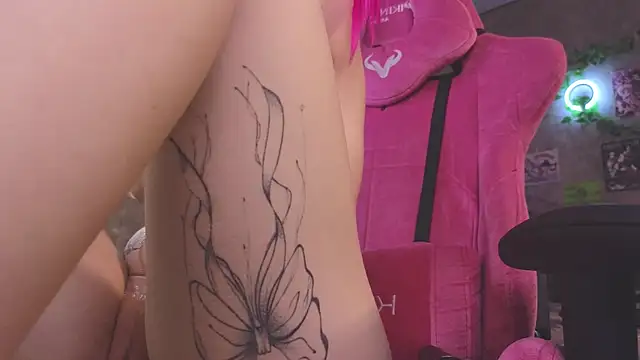 yummylisa online show from October 7, 8:46 pm