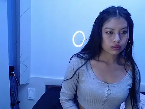 Chloe Martini online show from November 2, 3:21 am