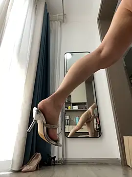 Caicai-a online show from April 13, 8:26 am