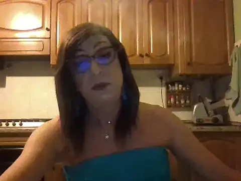 Snapshot of Tiabet chatting on October 16, 8:44 pm Tiabet online show from October 16, 8:44 pm